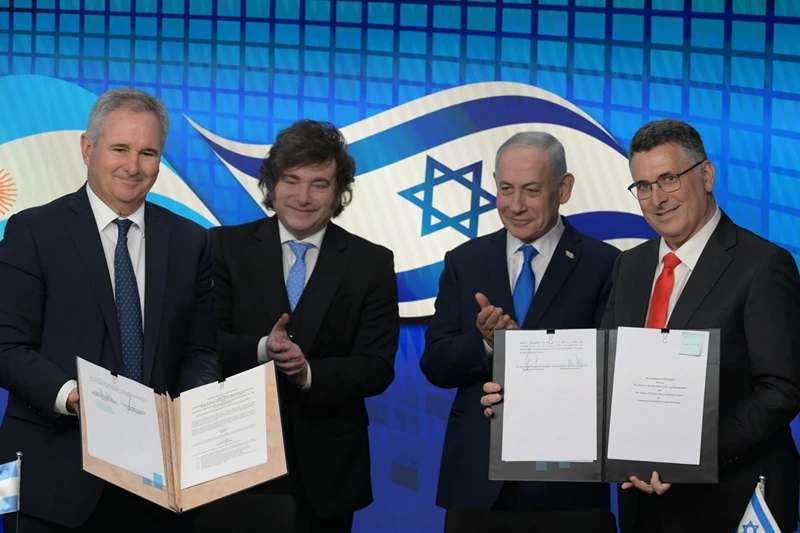 חתימת ההסכמים בין ראש הממשלה, בנימין נתניהו, ונשיא ארגנטינה, חאבייר מיליי
