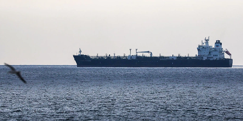 מכלית נפט אמריקנית עוגנת מול חופי קליפורניה, 4 במרץ 2026