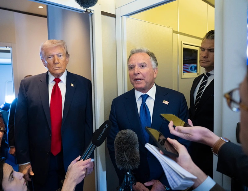 שר המלחמה האמריקני, פיט הגסת', השליח האמריקני למזרח התיכון, סטיב ויטקוף ונשיא ארה''ב, דונלד טראמפ, 7 במרץ 2026