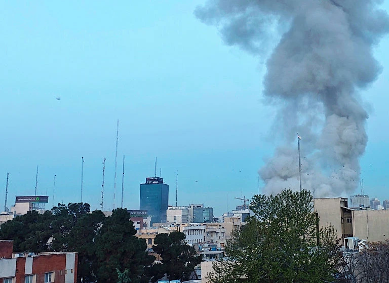תקיפה בטהראן, 1 באפריל 2026 | צילום: Majid Saeedi/Getty Images
