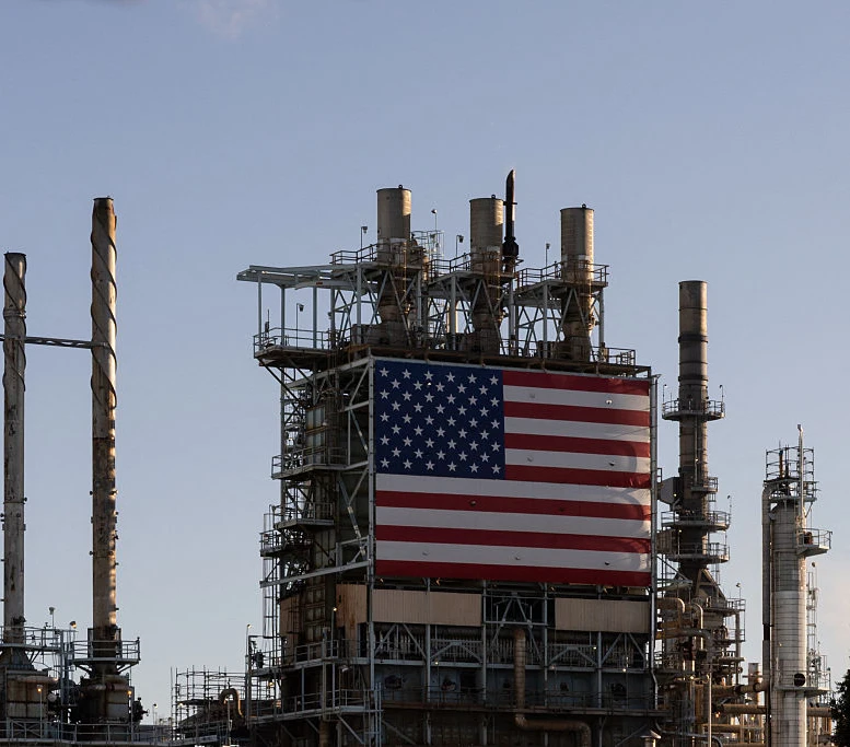 בית זיקוק נפט בקליפורניה, ארה"ב, 11 באפריל 2026 | צילום: ETIENNE LAURENT / AFP via Getty Images