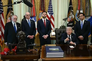 נשיא ארה״ב דונלד טראמפ, סגן הנשיא ג'יי.די. ואנס, מזכיר המדינה של ארה״ב מרקו רוביו, שגריר ארה״ב בישראל מייק האקבי, שגריר ישראל בארה״ב יחיאל לייטר