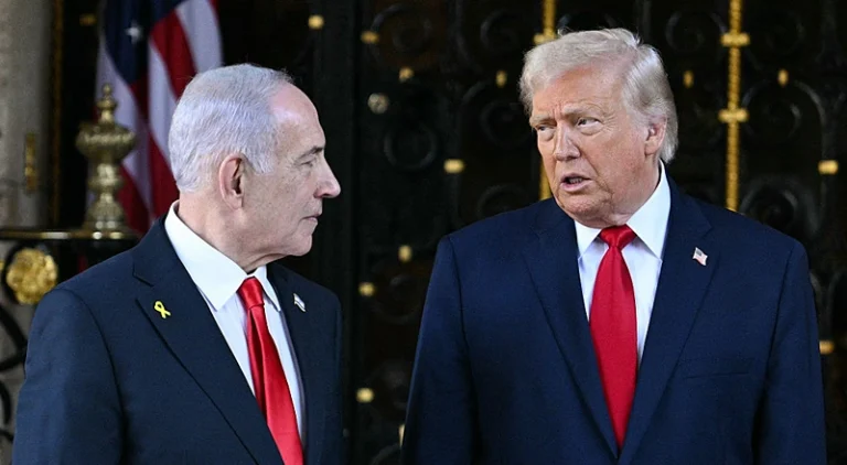 נשיא ארה"ב, דונלד טראמפ, וראש ממשלת ישראל, בנימין נתניהו, בעת ביקורו של נתניהו בפלורידה, 29 בדצמבר 2025