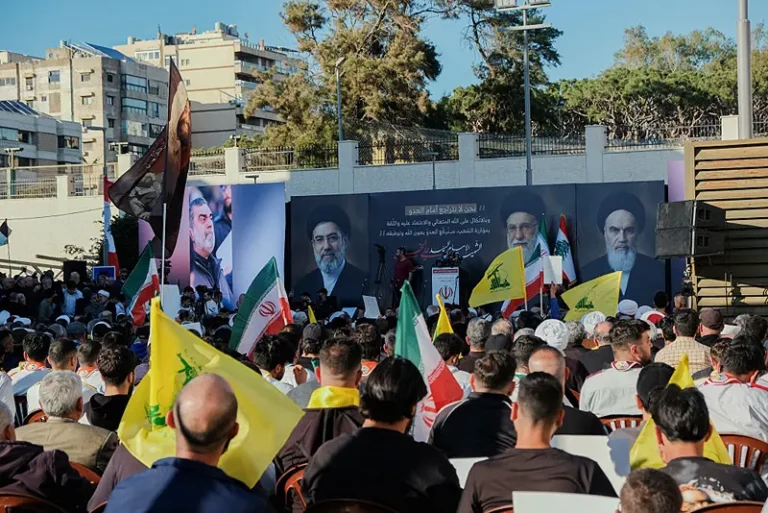 הפגנה של תומכי המשטר האיראני וחיזבאללה בביירות, 22 באפריל 2026