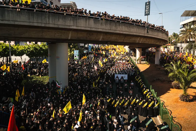 צעדה של תומכי בחיזבאללה בביירות, 26 ביוני 2026 | צילום: Nael Chahine / Middle East Images / AFP via Getty Image
