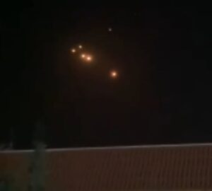 תיעודים של טילים בליסטיים ששיגרה איראן לישראל