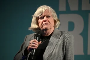 השרה לשעבר אן וידקומב, 24 בפברואר 2025