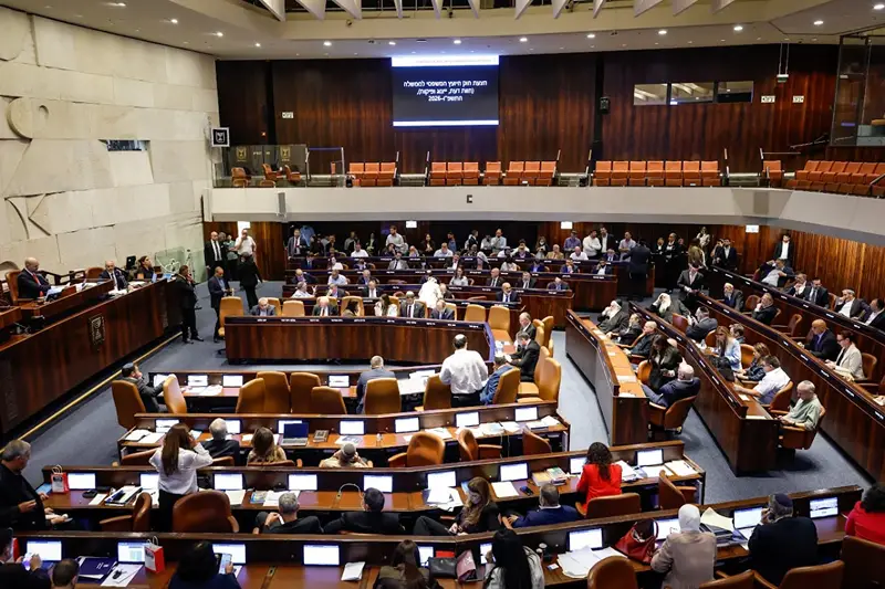 מליאת הכנסת בהצבעה על החוק המגדיר מחדש את תפקיד היועמ"ש, 15 ביולי 2026