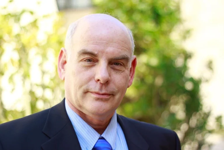 פרופ' יעקב ג'יי לביא, מנהל מערך ניתוחי הלב במרכז הרפואי שיבא לשעבר וחתן פרס ישראל לרפואה
