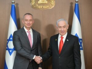 ראש הממשלה, בנימין נתניהו, ומנכ"ל מועצת השלום, ניקולאי מלאדנוב, בעת ביקורו של מלאדנוב בירושלים, 8 בינואר 2026