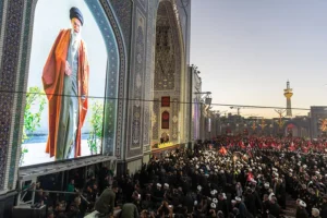 המונים בהלווייתו של המנהיג העליון, עלי ח'מינאי, בעיר משהד באיראן, 9 ביולי 2026