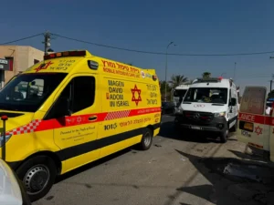 כוחות הצלה בזירת הפיגוע בבקעת הירדן