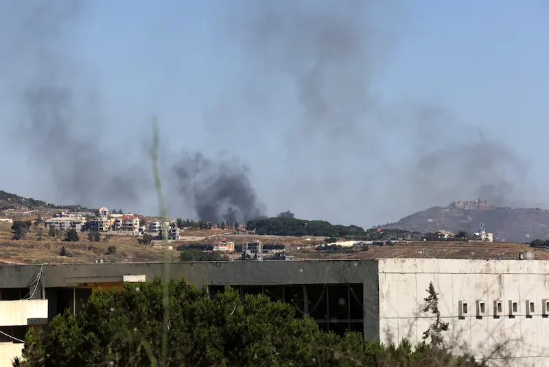 עשן מיתמר בעקבות תקיפות ישראליות על רכס עלי טאהר, 18 ביוני 2026