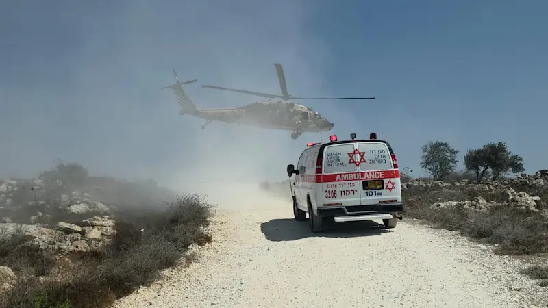 כוחות הצלה בזירת הפיגוע