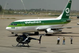 מטוס נוסעים של חברת התעופה Iraqi Airways בנמל התעופה בבגדד, 18 בספטמבר 2004