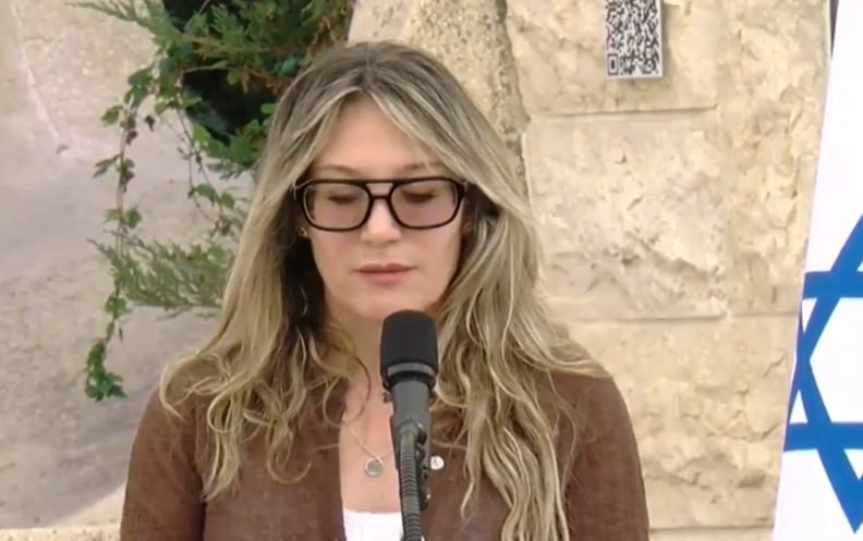 סבין טסה במהלך דבריה בטקס היום