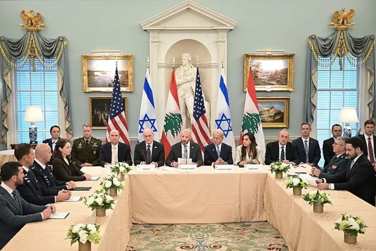 נציגי ישראל ולבנון במהלך פגישה בוושינגטון בתיווך ארה"ב, 3 ביוני 2026